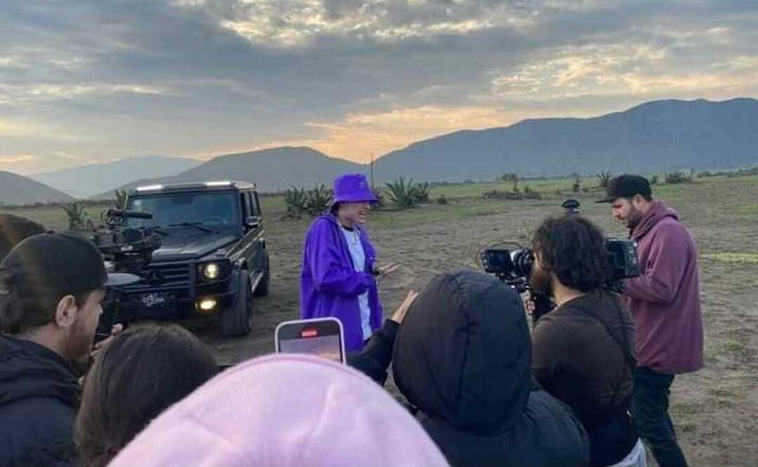 Peso Pluma grabó un video en un desierto de Puebla | Facebook El viejo del sombrerón