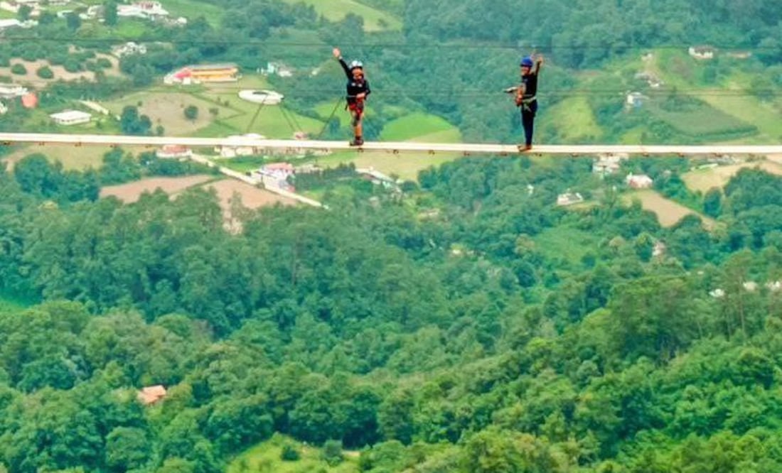 Así de espectacular es subir al Puente Tibetano de Tlatlauquitepec | Foto: Instagram enjoying.mexico