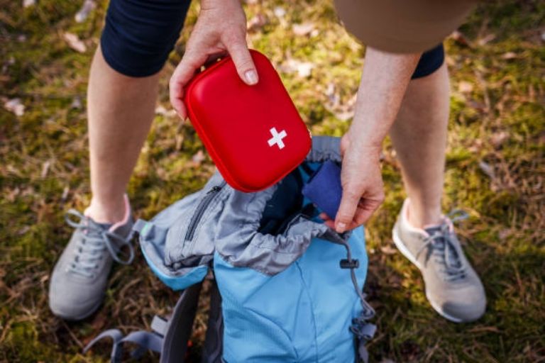 Es fundamental tener un kit preparado para este tipo de eventos. Fuente: Pexels.
