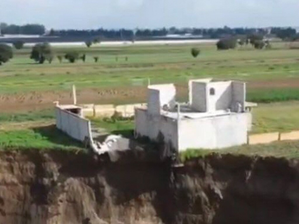 ¿Cómo va el socavón en Puebla? Comenzó a tragarse la casa