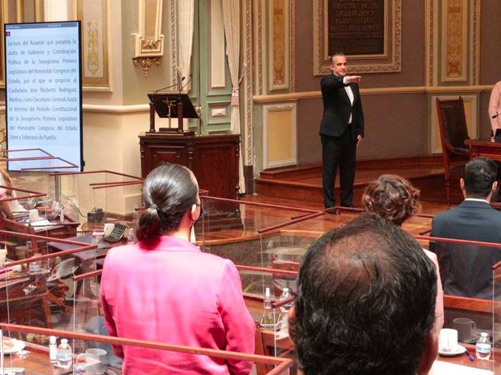 Norberto Rodríguez asume la Secretaría General del Congreso de Puebla