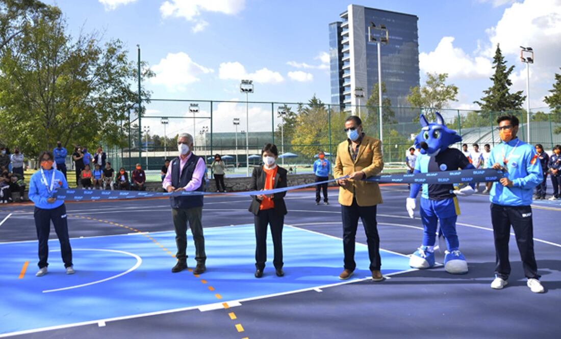 La rectora agradeció el gran trabajo de los entrenadores| Foto: BUAP