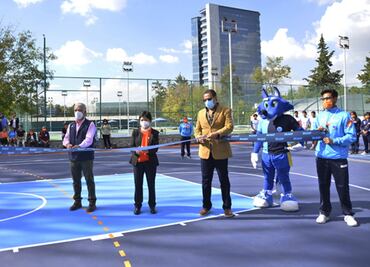 Lilia Cedillo entrega cancha de handball en CU