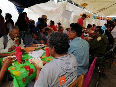 Estas son las mañanitas. Celebran 4 meses de bloqueo Bonafont-Puebla