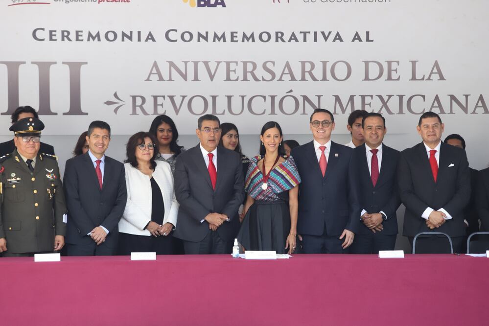 El gobernador Sergio Salomón presidió la ceremonia de aniversario de la Revolución Mexicana | EsImagen para El Universal Puebla
