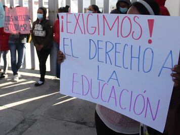 Activista denuncia que SEP le quitó su plaza