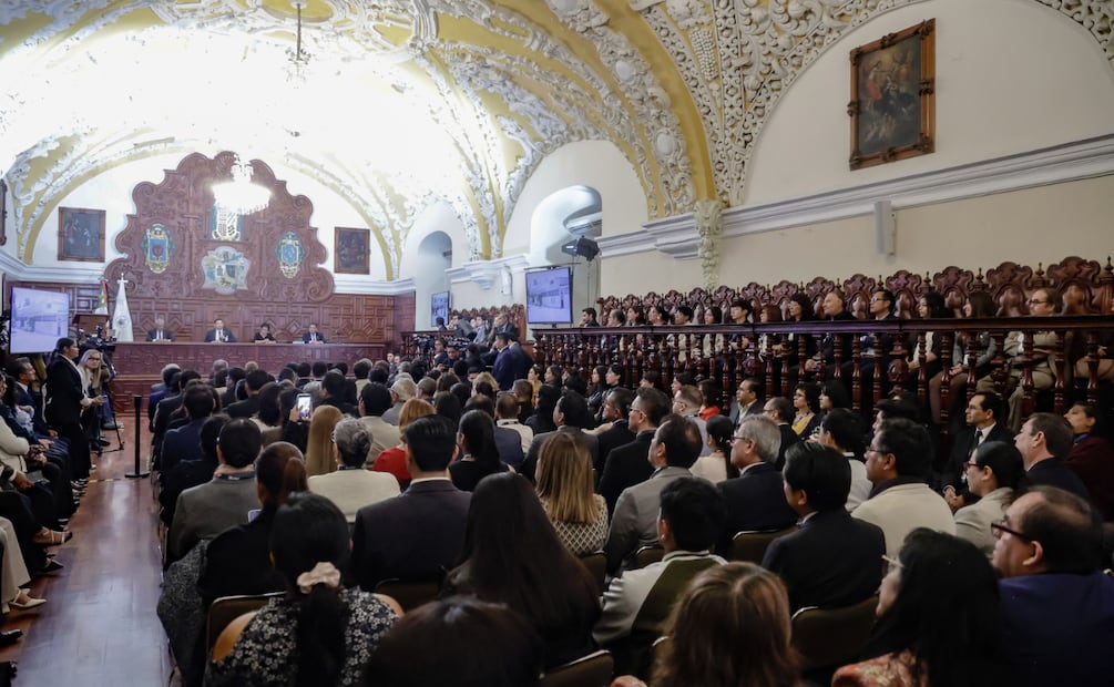 Lilia Cedillo rindió un informe de labores al frente de la BUAP, acompañada por el gobernador Alejandro Armenta I Foto: EsImagen