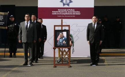 Gobernador de Puebla encabeza homenaje a policía abatido en Zacatlán