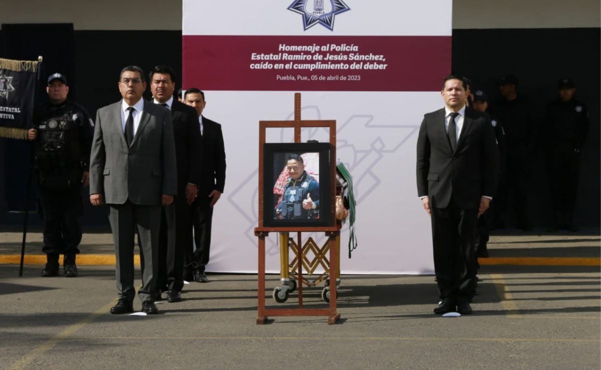 Ramiro de Jesús Sánchez perdió la vida en el cumplimiento de su deber, por lo que se le realizó un homenaje póstumo | Foto: Twitter Sergio Salomón