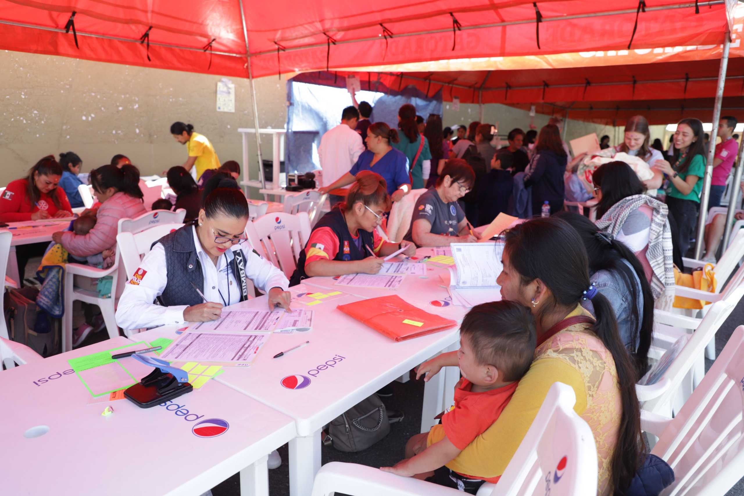 Este domingo continuaron las valoraciones de pacientes candidatos a cirugía | Agencia Es Imagen para El Universal Puebla