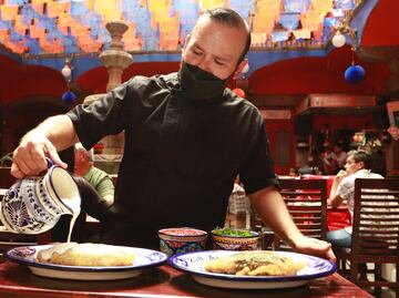 Defraudan a restauranteros poblanos con pedidos para llevar