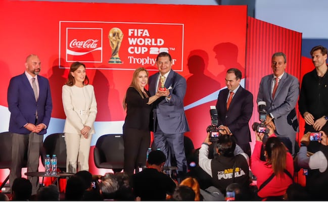 Puebla forma parte de la fiesta mundialista, recibe trofeo internacional