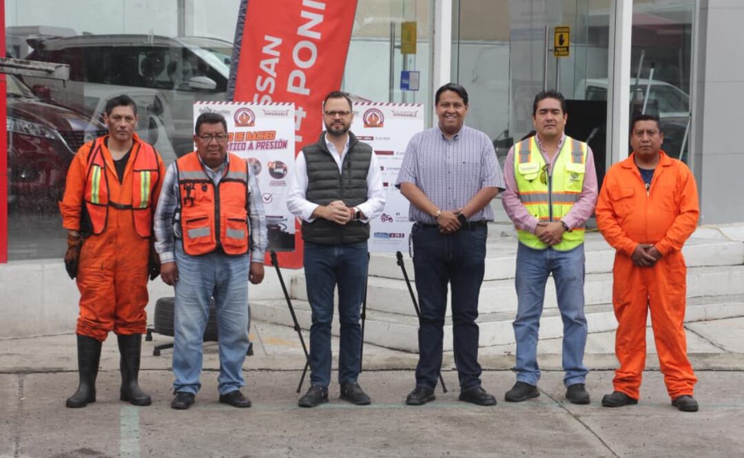 Fortalece Gobierno de la Ciudad la campaña Bacheando Puebla, suma maquinaria de bacheo en frío | Foto: Ayuntamiento de Puebla.