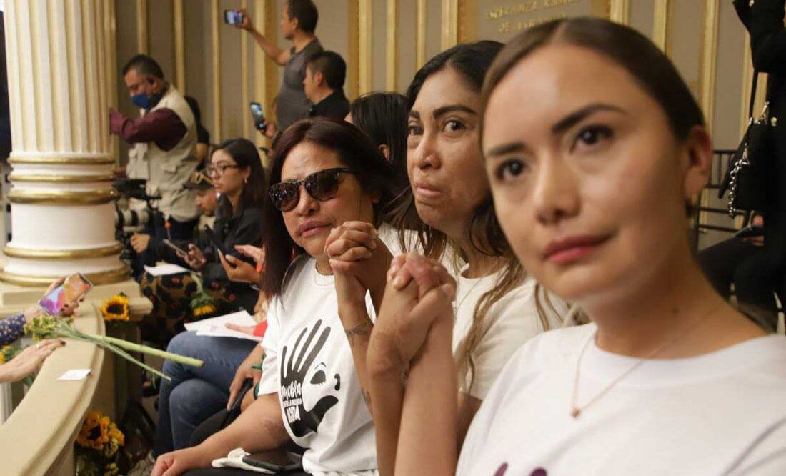 Víctimas de violencia ácida estuvieron presentes en la sesión del Congreso de Puebla | Foto: Agencia Es Imagen para El Universal Puebla