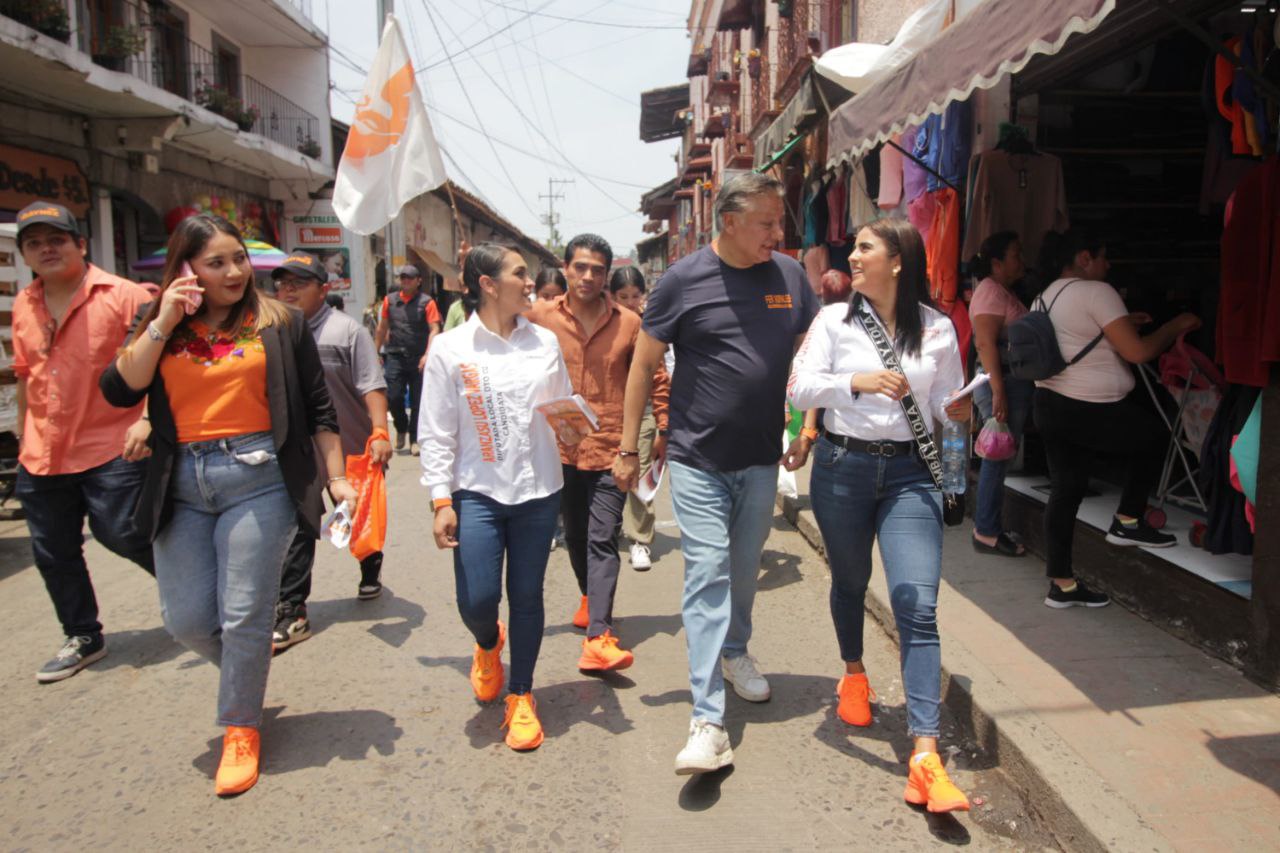 Fernando Morales propone lugar fijo a micro empresarios del Tianguis Revolución en Zacatlán
