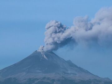 Volcán Popocatépetl registra exhalación y nube de ceniza este 21 de diciembre