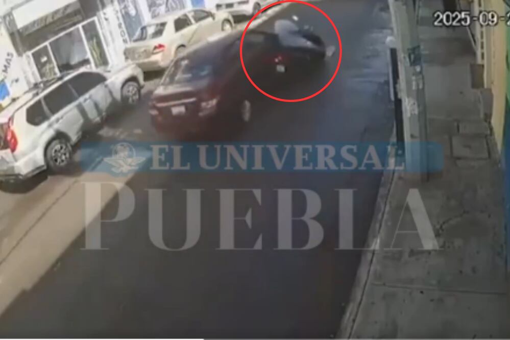 Un conductor atropelló a un motociclista en Izúcar de Matamoros | Foto: Captura de video