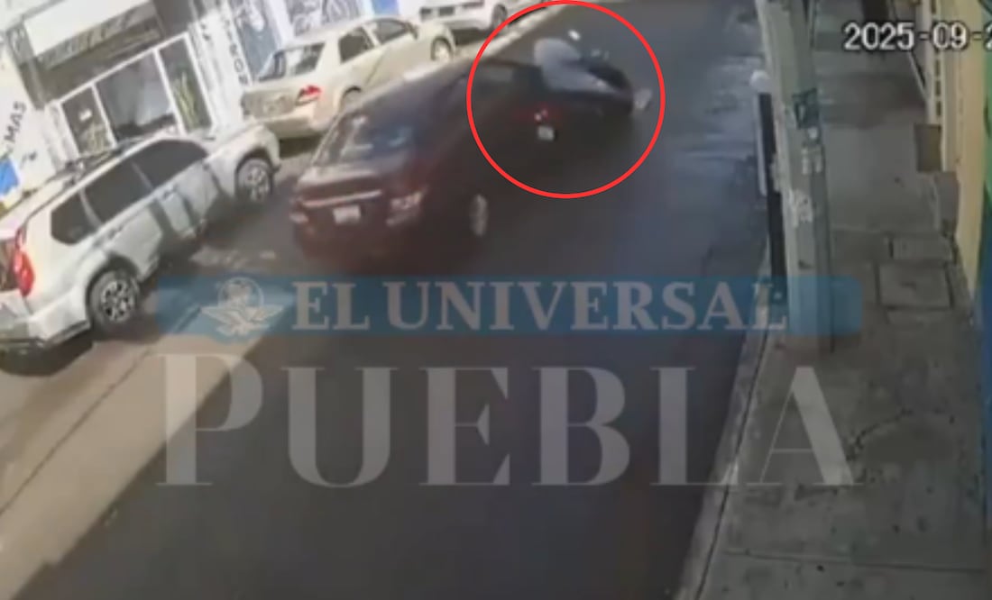 Un conductor atropelló a un motociclista en Izúcar de Matamoros | Foto: Captura de video