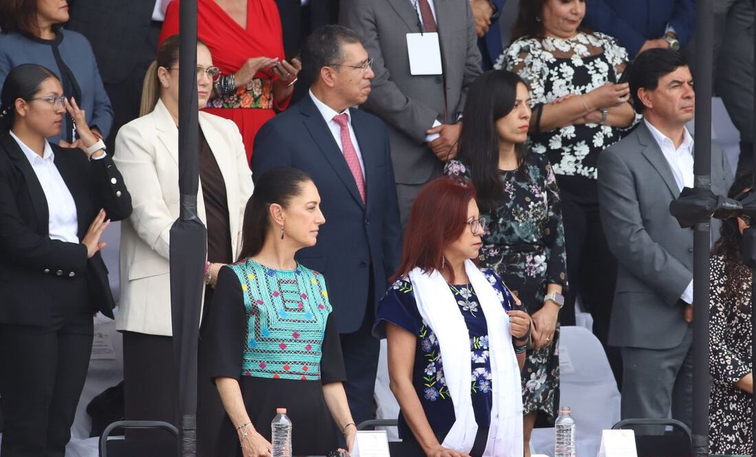 Claudia Sheinbaum presenció el Desfile del 5 de mayo en Puebla. | Foto: Agencia Es Imagen para El Universal Puebla