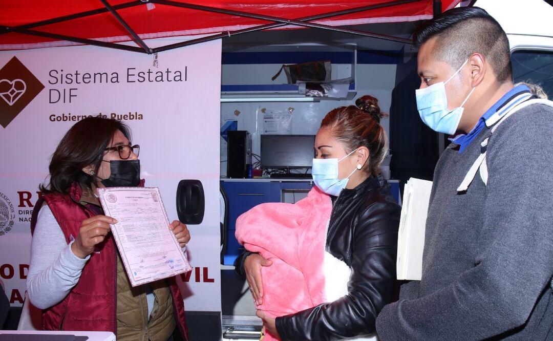 En la Cámara de Diputados está por aprobarse una reforma para poder cambiar el orden de los apellidos en el acta de nacimiento | FOTO: Agencia Es Imagen para El Universal Puebla