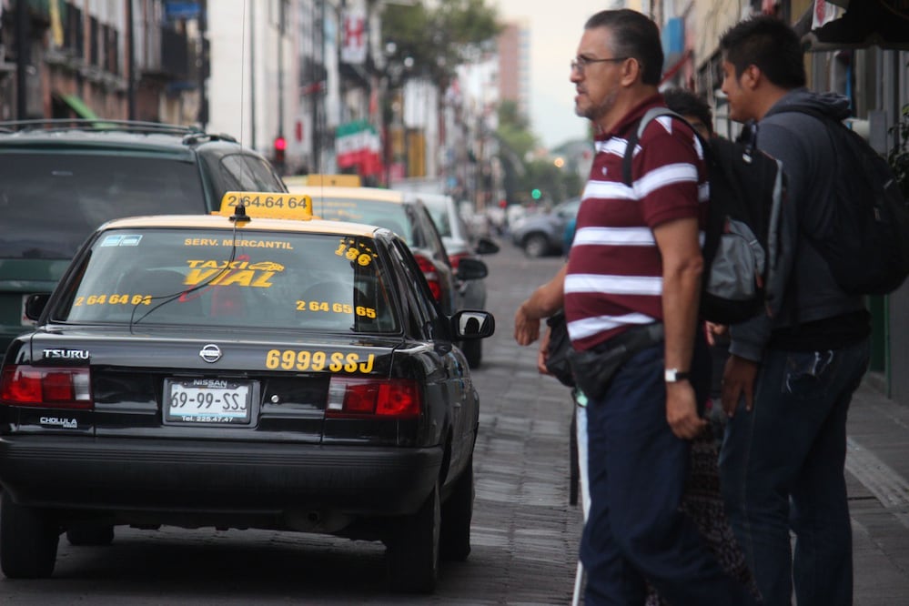 Cada vez hay menos taxis negros en Puebla | EsImagen