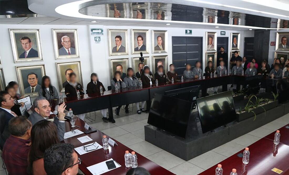 SEP reconoce a estudiantes destacados de secundaria | Foto: SEP