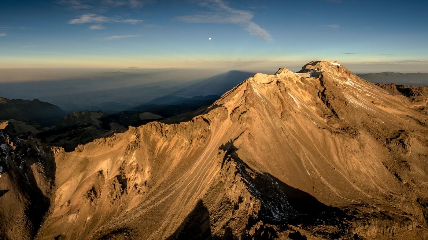 Leyendas de Puebla. Popocatépetl y el olvidado feminicidio del Iztaccíhuatl