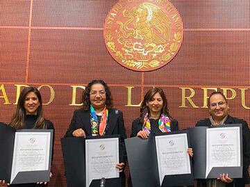 Académicos de la BUAP son reconocidos por el Senado de la República