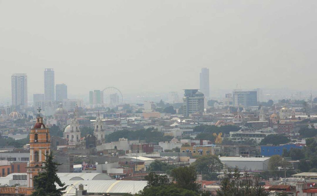La contaminación ambiental no debe rebasar los 75 microgramos por metro cúbico de PM 10 durante dos o más días consecutivos | Foto: Agencia Es Imagen para El Universal Puebla