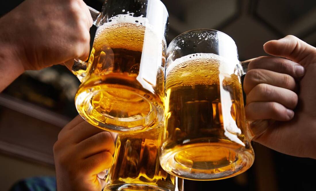 La cerveza es una de las bebidas alcohólicas más populares y valoradas a nivel mundial, debido a una serie de factores que influyen en su aprecio.
Foto: Producción El Universal Puebla
