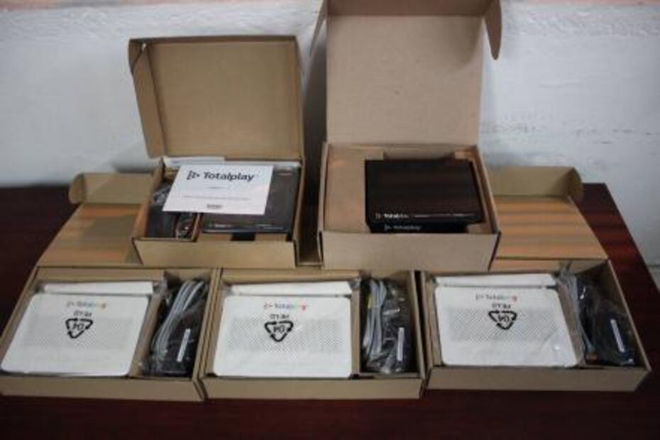 Detienen a dos por robar equipo de Total Play en Lares de San Alfonso