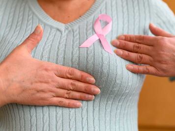 Registran 122 decesos en 2021 por cáncer de mama en Puebla