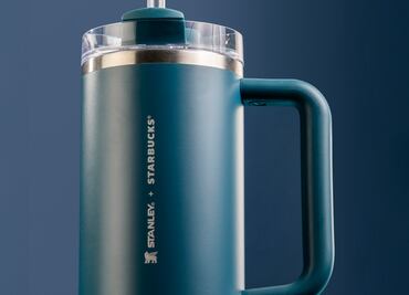 ¿Cómo conseguir el vaso nuevo Stanley de Starbucks con bebida gratis?