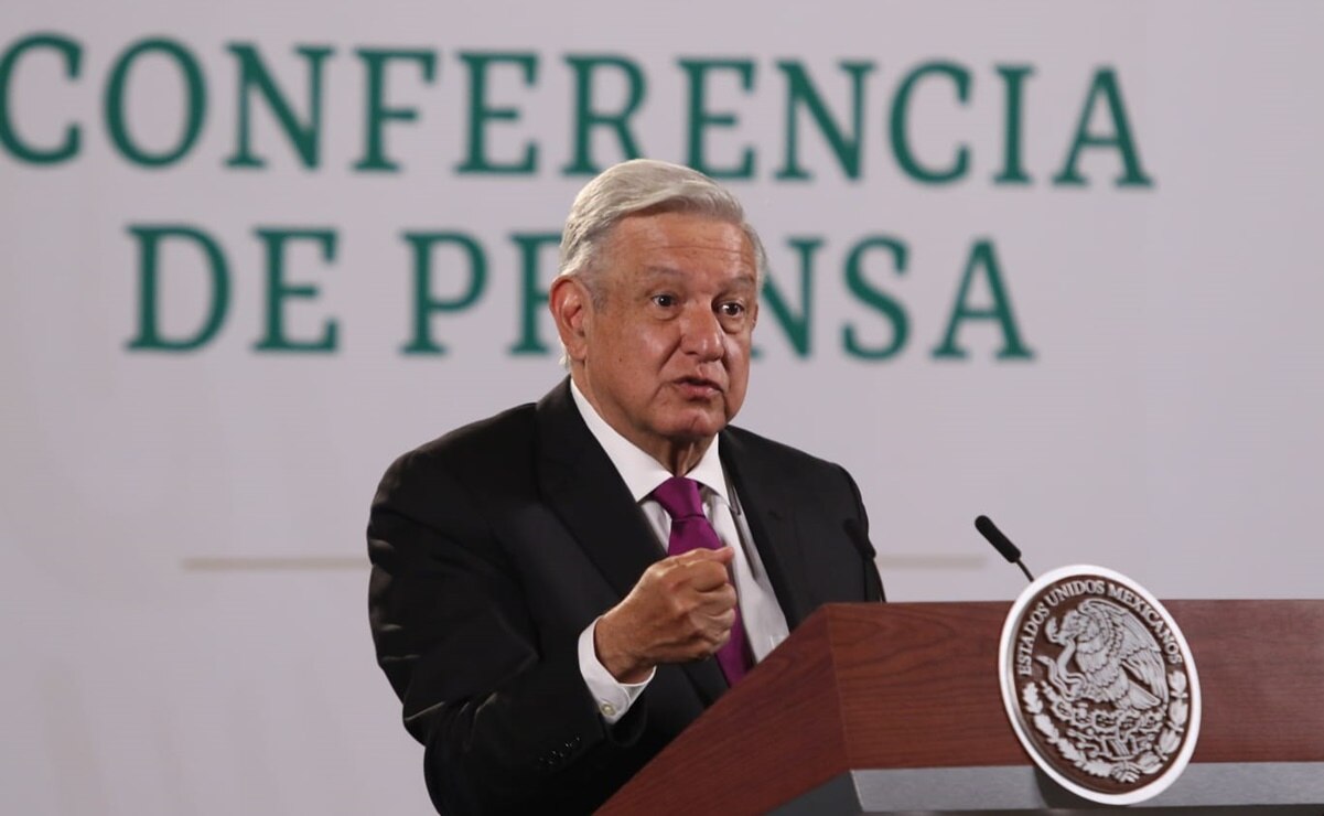 Ataque de adversarios, acusa AMLO tras video de su hermano recibiendo dinero