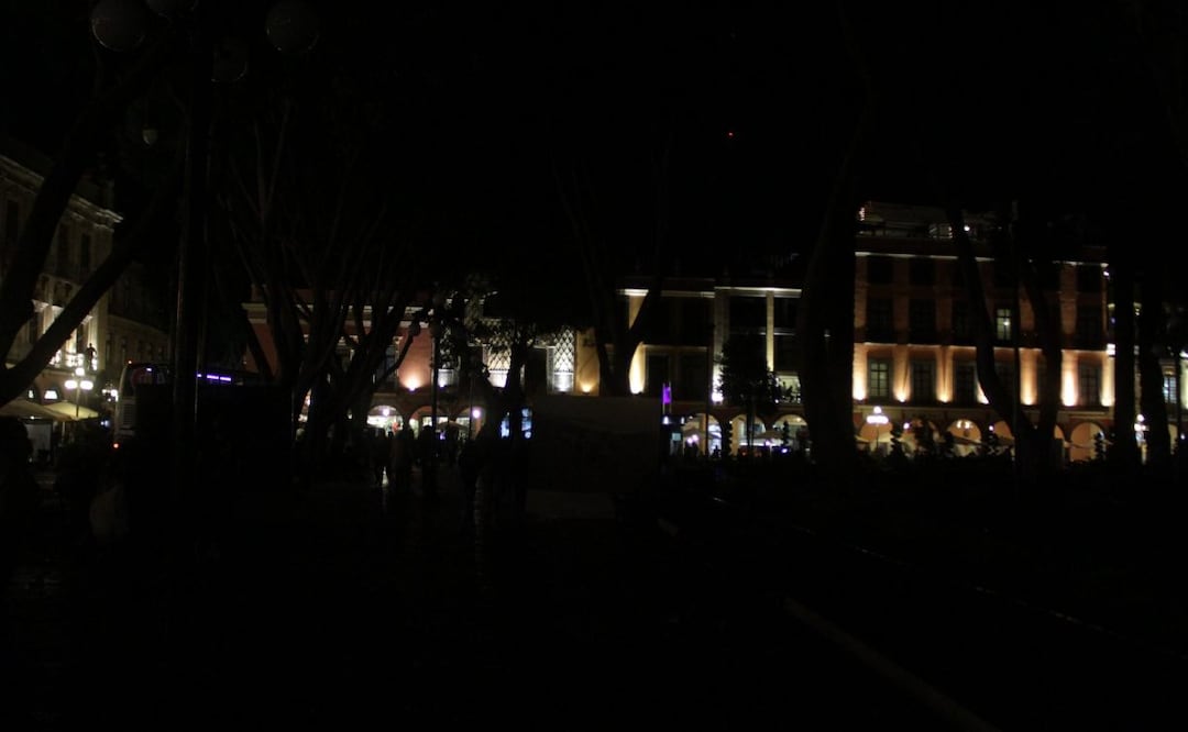 La Hora del Planeta es un apagón eléctrico voluntario que se lleva a cabo el último sábado de marzo desde el 2007 | FOTO: Agencia Es Imagen para El Universal Puebla