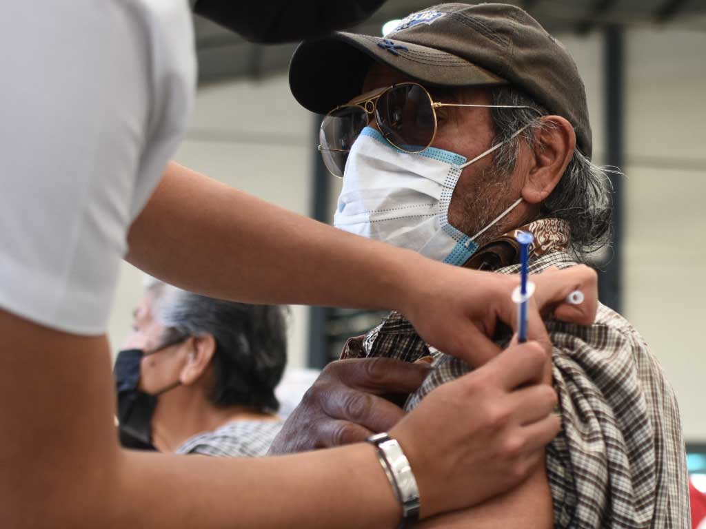 Tercera dosis en Puebla. Revisa los 87 municipios donde ya se aplica