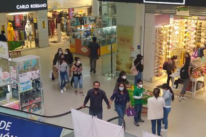 Denuncian Centros Comerciales de Puebla hostigamiento de empleados de Normatividad