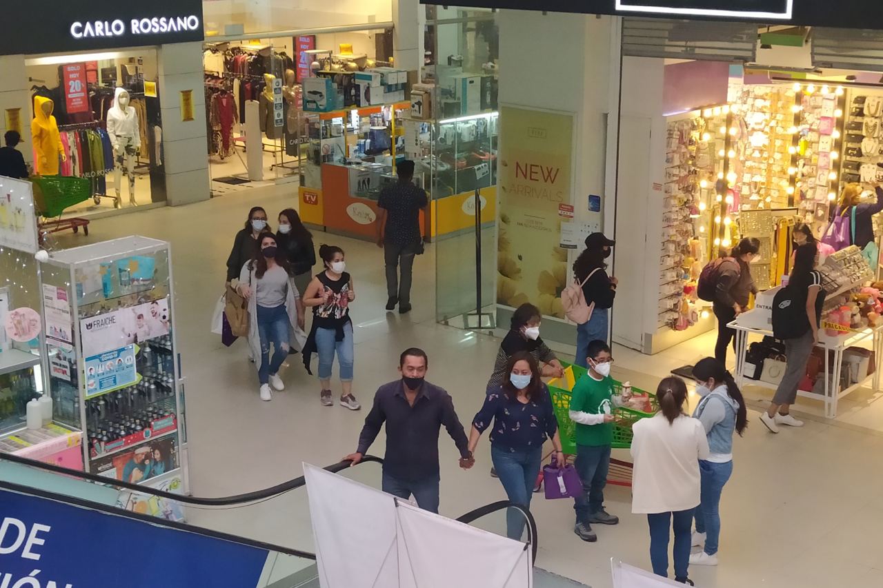 Denuncian Centros Comerciales de Puebla hostigamiento de empleados de Normatividad