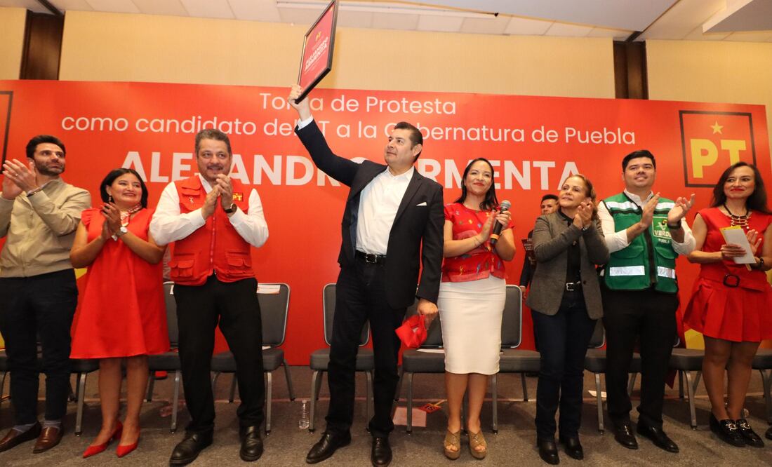 Alejandro Armenta rindió protesta como candidato del PT a la gubernatura de Puebla | Foto: Especial