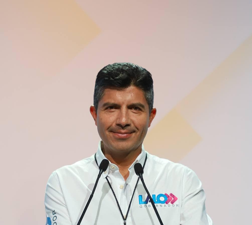 Lalo Rivera asistió al ensayo del Debate a la Gubernatura de Puebla