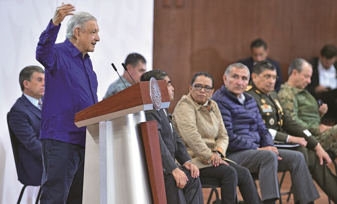 En su conferencia de prensa mañanera realizada en Puebla, el presidente López Obrador aseguró que le llama la atención que, de entre todos los acusados, la prensa pusiera atención en sólo tres personajes ligados a la 4T. Foto: Presidencia