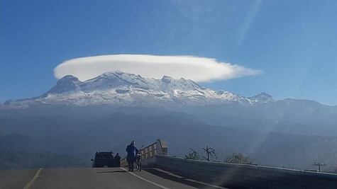 Captan nube lenticular sobre el Izaccíhuatl