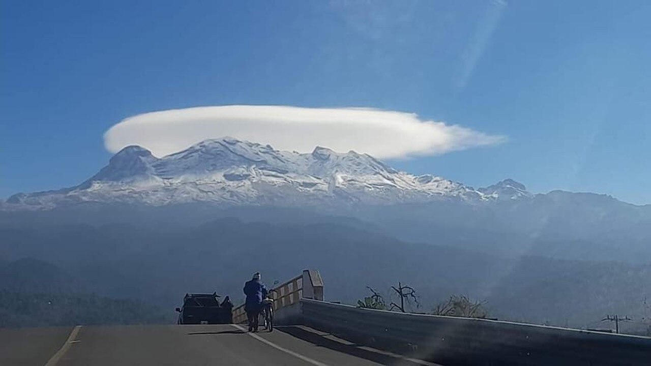 Captan nube lenticular sobre el Izaccíhuatl