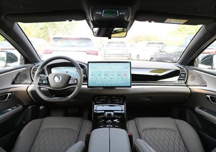 Fabricante chino entra a la competencia de los autos eléctricos en Europa