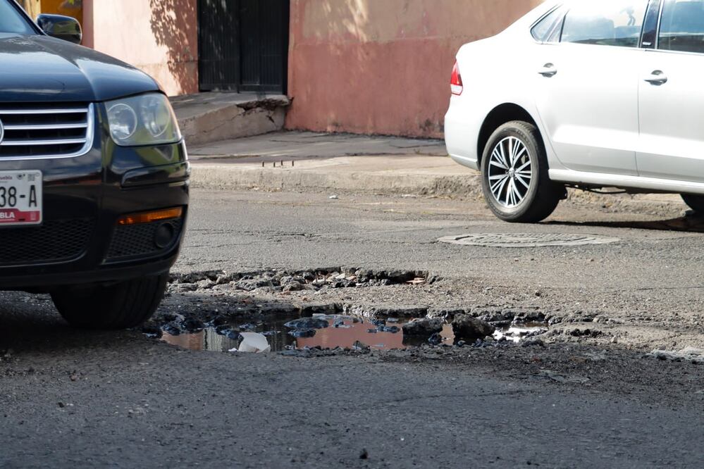 Se han considerado 40 millones de pesos para cubrir hasta 40 mil baches en diversas calles de la ciudad de Puebla | Foto: EsImagen