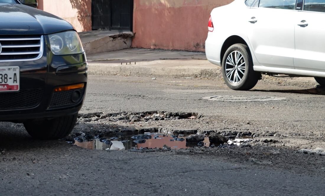Se han considerado 40 millones de pesos para cubrir hasta 40 mil baches en diversas calles de la ciudad de Puebla | Foto: EsImagen
