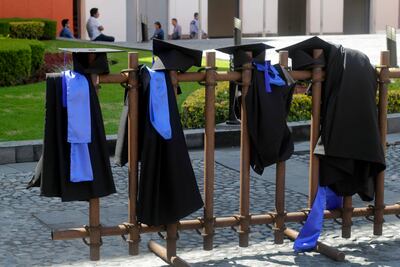 Pese a contagios arman covigraduaciones