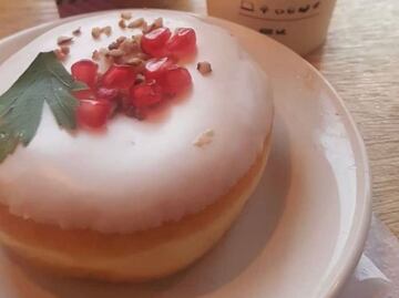 Dona de nogada, el postre de temporada creado en una cafetería de Puebla