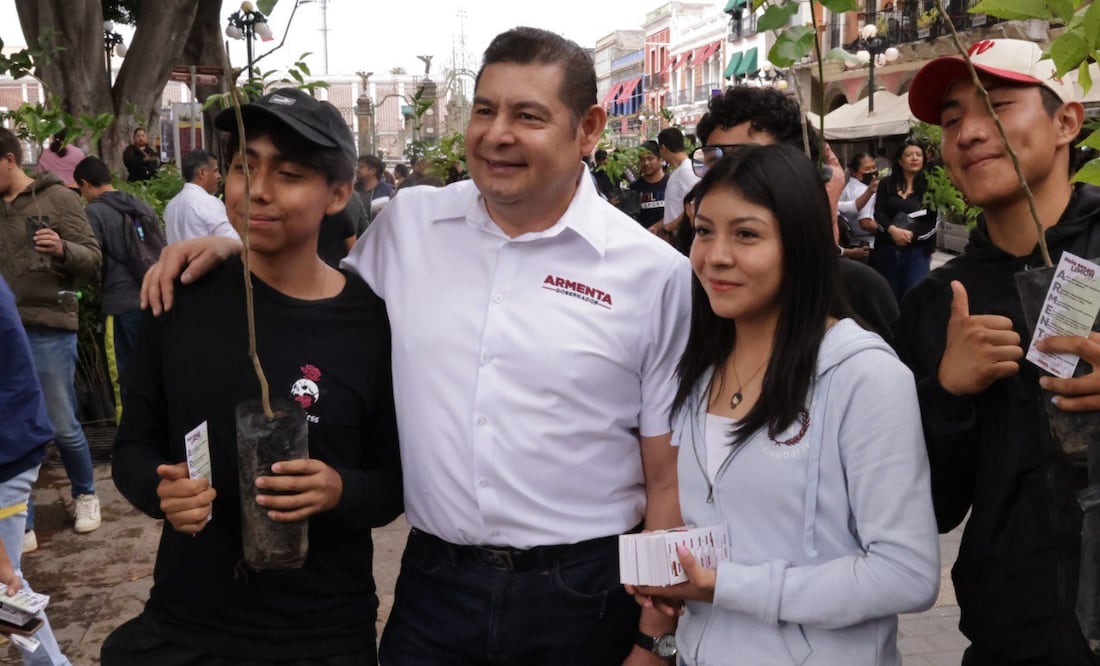 Alejandro Armenta dejará el escritorio para trabajar directo con la gente | Foto: Especial