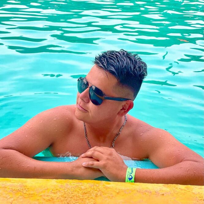 Martín Romero se autonombra como el millonario que regala billetes | Foto: Instagram @soymartinromero